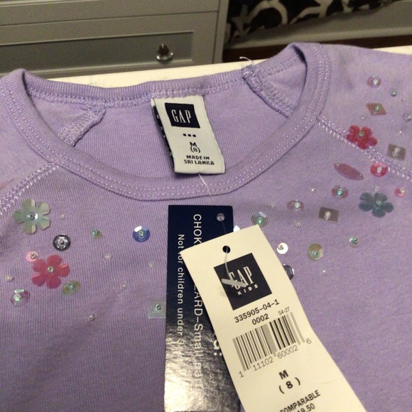 Girls Tee from Gap. Size 8 NWT - Picture 2 of 2